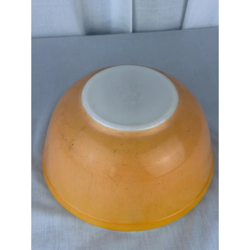 Vintage PYREX Glass Mixing Bowl #403 2-1/2 QT Citrus Orange